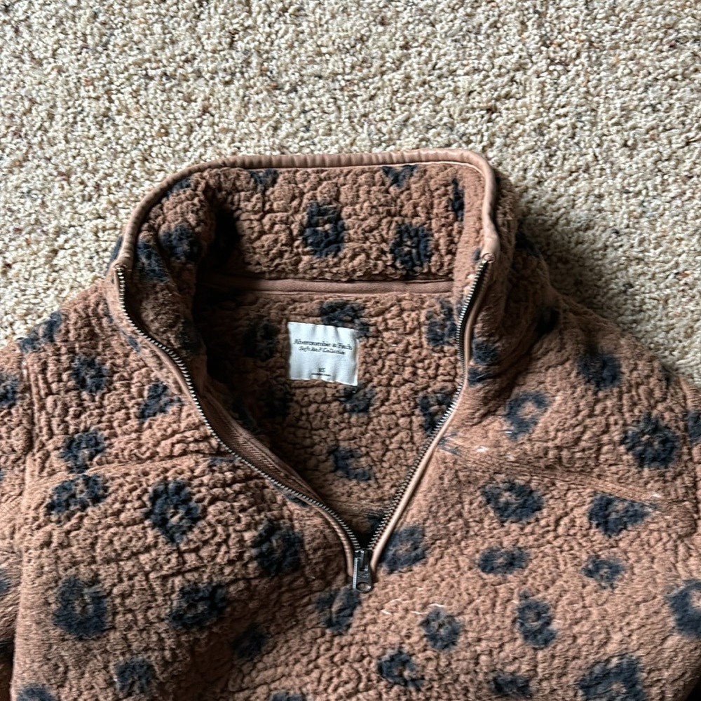A&F Fleece - Picture 6 of 7